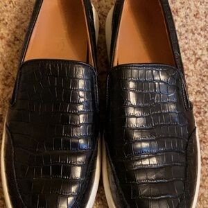 Vionic Black Crocodile Pattern Loafers